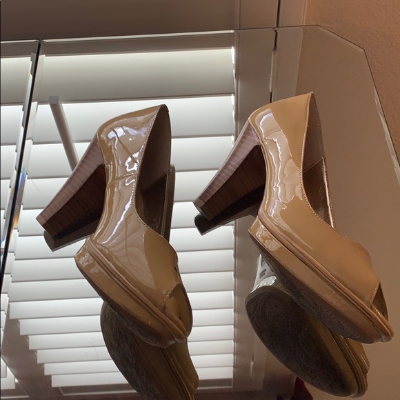 Peep-toe Pump - Picture 5 of 11